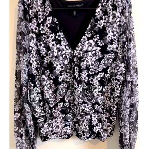 NWT WHITE HOUSE BLACK MARKET Floral V-Neck Blouse